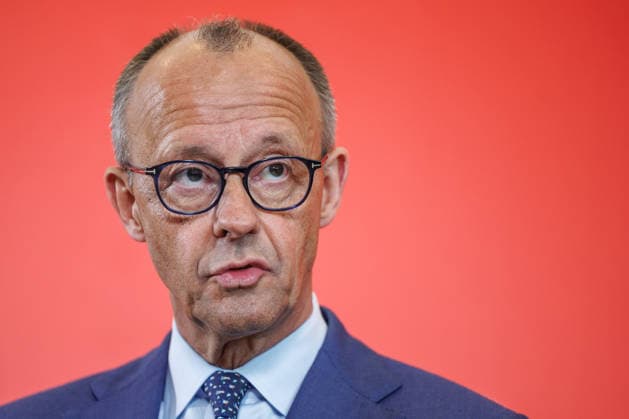 Statement SPD Federal Chancellor Friedrich Merz CDU before the parliamentary group meeting on 19 05 26 in Berlin Berlin Berlin Germany Reichstag