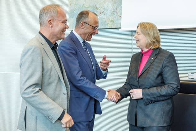 Statement SPD Federal Chancellor Friedrich Merz CDU , Baerbel Bas SPD , Federal Minister of Labor and Social Affairs and Matthias Miersch SPD before the parliamentary group meeting on 19 05 26 in Berlin Berlin Berlin Germany Reichstag