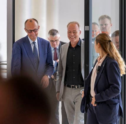 L R Friedrich Merz CDU , Federal Chancellor , and Matthias Miersch, leader of the SPD parliamentary group in the German Bundestag, taken before the SPD parliamentary group meeting in Berlin, 19 05 2026 Berlin Germany Copyright: xYonaxElsnerx