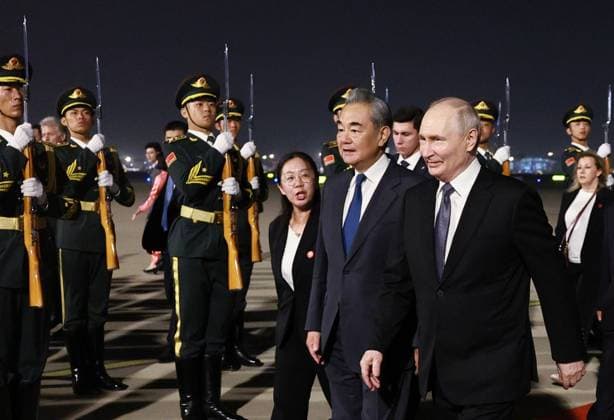 China Russia 9168967 19.05.2026 Russian President Vladimir Putin, accompanied by Chinese Foreign Minister Wang Yi, arrives at Beijing Capital International Airport, China. Putin is paying an official visit to China on May 19-20 at the invitation of Chinese President Xi Jinping. Vladimir Smirnov Sputnik Beijing China  Copyright: xVladimirxSmirnovx