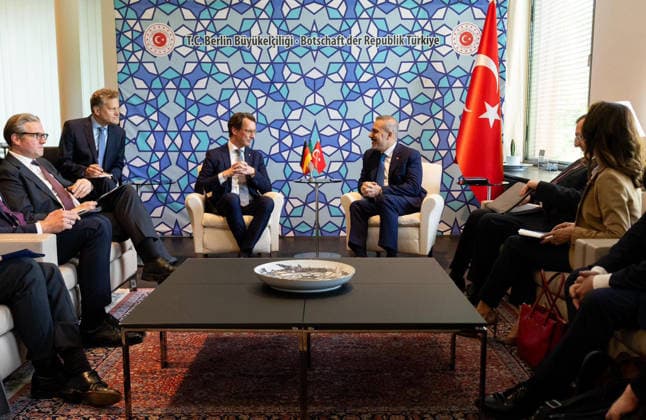 Turkish FM Hakan Fidan Meets North Rhine-Westphalia Premier Hendrik Wüst in Berlin Turkish Foreign Minister Hakan Fidan meets with Hendrik Wüst, Minister-President of the German state of North Rhine-Westphalia, to discuss bilateral relations, joint cooperation, and issues concerning the Turkish community, in Berlin, Germany on May 19, 2026. Photo by Ministry of Foreign Affairs of Republic of Türkiye apaimages Berlin Berlin Germany 190526_Germany_FTPO_00(1) Copyright: xapaimagesxTurkishxxForeignxAffairsx xapaimagesx