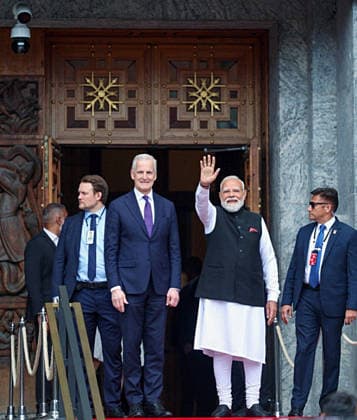 RECORD DATE NOT STATED PM Modi participates in the 3rd India-Nordic Summit Oslo Norway , May 19 (ANI): Prime Minister Narendra Modi waves at people during the 3rd India-Nordic Summit, in Oslo on Tuesday. Norway Prime Minister Jonas Gahr Store also present. (@narendramodi X ANI Photo) Oslo Norway Copyright: xANIx ANI_20260519348