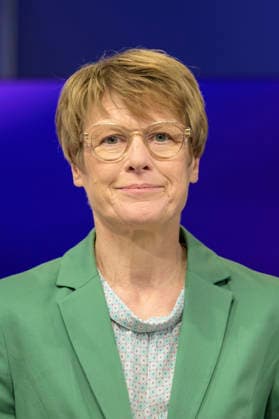 v l Veronika Grimm Wirtschaftsweise , GER, Berlin, Studio, zu Gast bei Maischberger, politische Talkshow, TV, Format, mit Moderator Sandra Maischberger, Das Erste, aus Adlershof Am Studio 20, 19 Mai 2026, Copyright: HMBxMedia UwexKoch