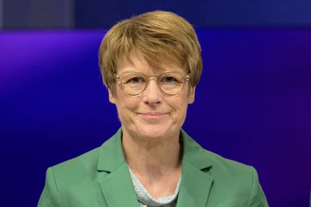 v l Veronika Grimm Wirtschaftsweise , GER, Berlin, Studio, zu Gast bei Maischberger, politische Talkshow, TV, Format, mit Moderator Sandra Maischberger, Das Erste, aus Adlershof Am Studio 20, 19 Mai 2026, Copyright: HMBxMedia UwexKoch