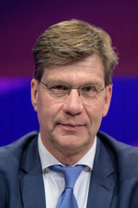 v l Christoph Schwennicke t online , GER, Berlin, Studio, guest on Maischberger, political talk show, TV, format, with presenter Sandra Maischberger, Das Erste, from Adlershof Am Studio 20, May 19, 2026, Copyright: HMBxMedia UwexKoch