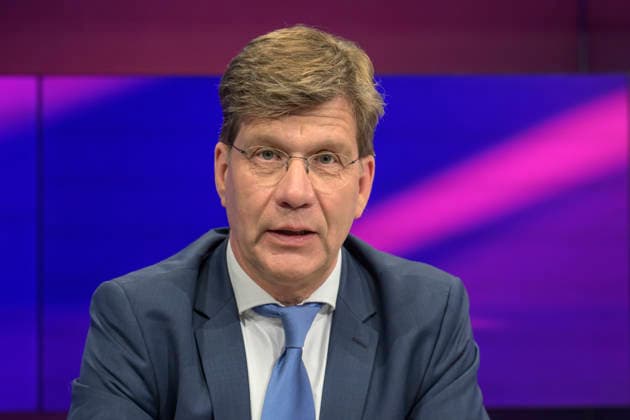 v l Christoph Schwennicke t online , GER, Berlin, Studio, guest on Maischberger, political talk show, TV, format, with presenter Sandra Maischberger, Das Erste, from Adlershof Am Studio 20, May 19, 2026, Copyright: HMBxMedia UwexKoch