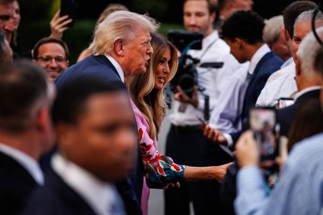 DC: President Donald Trump and First Lady Melania Trump Host Congressional Picnic at White House U.S. President Donald Trump and First Lady Melania Trump greet guests during the Congressional Picnic on the South Lawn of the White House on May 19, 2026 in Washington, D.C. (Photo by Samuel Corum Pool ABACAPRESS.COM) Washington DC United States  Copyright: xPool ABACAx