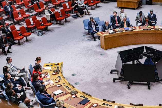 May 19, 2026, New York, New York, USA: A birds view of the Security Council chamber as CORNEL FERUTA, Permanent Representative of Romania (top) speaks during a UN Security Council meeting on Ukraine at UNHQ, as members discuss the war in Ukraine and rising regional security concerns. New York USA - ZUMAo116 20260519_znp_o116_026 Copyright: xBiancaxOterox