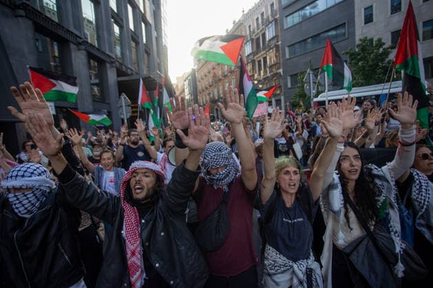 May 19, 2026, Madrid, Spain: Protesters chant slogans during a demonstration. A second day of emergency demonstrations in the center of Madrid against the disruption and detention of ships belonging to the Global Sumud Flotilla. The Israeli army has continued to intercept ships from the flotilla that were heading to Gaza with humanitarian aid from various countries. Madrid Spain - ZUMAs197 20260519_aaa_s197_267 Copyright: xDavidxCanalesx
