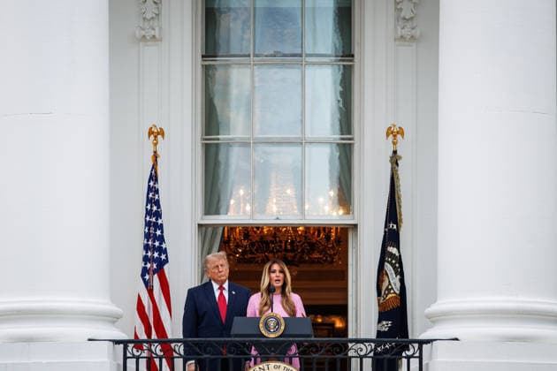 May 19, 2026, Washington, District Of Columbia, USA: First lady Melania Trump speaks alongside United States President Donald J Trump during the Congressional Picnic on the South Lawn of the White House in Washington, DC, USA, on May 19, 2026 Washington USA - ZUMAs152 20260519_faa_s152_108 Copyright: xSamuelxCorumx-xPoolxviaxCNPx