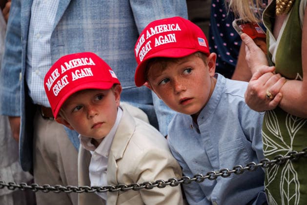 May 19, 2026, Washington, District Of Columbia, USA: Two boys wearing Make America Great Again hats wait to greet United States President Donald J Trump and first lady Melania Trump during the Congressional Picnic on the South Lawn of the White House in Washington, DC, USA, on May 19, 2026 Washington USA - ZUMAs152 20260519_faa_s152_101 Copyright: xSamuelxCorumx-xPoolxviaxCNPx