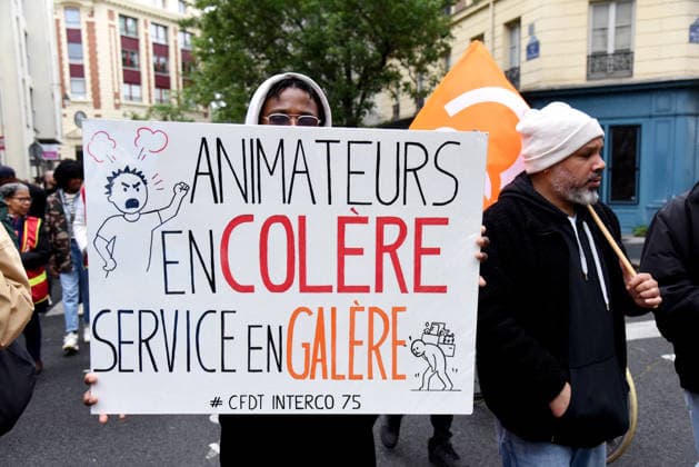RECORD DATE NOT STATED Periscolaire Strike Against Sexual Violence - Paris Demonstrators take part in a strike of periscolaire workers in Paris, France on May 19, 2026, as an investigation into sexual violence in the Parisian periscolaire system targets 84 kindergartens, around twenty schools and around ten creches. Photo by Alain Apaydin ABACAPRESS.COM Paris France  Copyright: xApaydinxAlain ABACAx