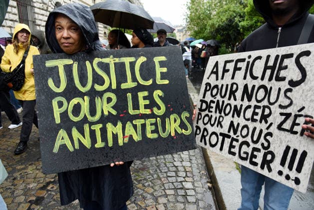 RECORD DATE NOT STATED Periscolaire Strike Against Sexual Violence - Paris Demonstrators take part in a strike of periscolaire workers in Paris, France on May 19, 2026, as an investigation into sexual violence in the Parisian periscolaire system targets 84 kindergartens, around twenty schools and around ten creches. Photo by Alain Apaydin ABACAPRESS.COM Paris France  Copyright: xApaydinxAlain ABACAx