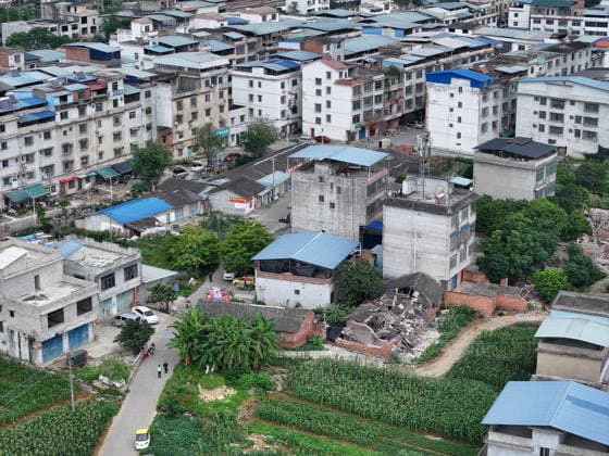 LIUZHOU, CHINA - MAY 18: Destroyed buildings and debris are seen after a 5.2-magnitude earthquake on May 18, 2026 in Liunan District, Liuzhou City, Guangxi Zhuang Autonomous Region of China. Another 5.2-magnitude earthquake jolted Liunan district, Liuzhou city in South China s Guangxi Zhuang Autonomous Region at 9:44 pm on May 18. This was the second 5.2 magnitude earthquake to hit Liuzhou within one day. Emergency, fire, and police authorities rushed to the scene immediately after the quake to carry out rescue operations.  Copyright: xVCGx 111642705542