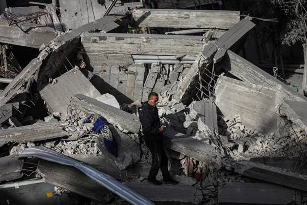 Israeli army targets building in the Bureij camp in Gaza BUREIJ, GAZA, PALESTINE - MAY 20: Palestinians inspect the destruction of a residential building belonging to the Abu Shamala family following an Israeli air strike at the Bureij camp in the central Gaza Strip, Palestine on May 20, 2026. The targeted attack completely flattened the multi-story structure and caused extensive structural damage to numerous neighboring homes. Moiz Salhi Anadolu Bureij Gaza. Editorial use only. Please get in touch for any other usage.  Copyright: x2026xAnadoluxMoizxSalhix