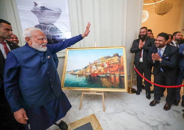 Politics, Diplomacy, Government PM receives a warm welcome by Indian diaspora on his arrival at a hotel in Rome, Italy on May 19, 2026. PM meets the Prime Minister of Italy, Ms. Giorgia Meloni on his arrival at Rome. Rome Italy Copyright: xSeshadrixSukumarx