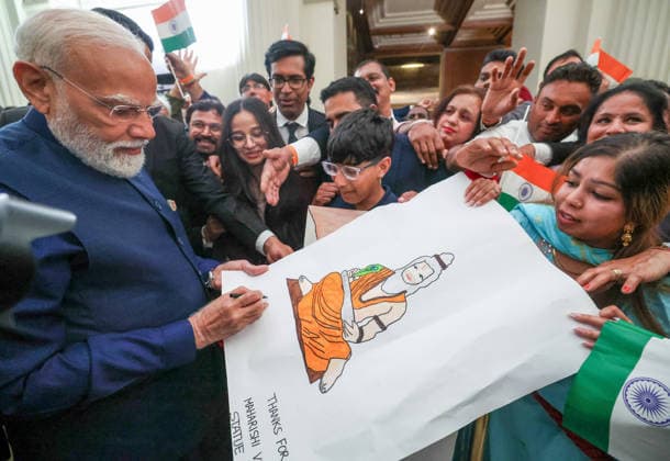 Politics, Diplomacy, Government PM receives a warm welcome by Indian diaspora on his arrival at a hotel in Rome, Italy on May 19, 2026. PM meets the Prime Minister of Italy, Ms. Giorgia Meloni on his arrival at Rome. Rome Italy Copyright: xSeshadrixSukumarx
