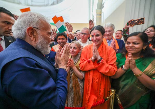 Politics, Diplomacy, Government PM receives a warm welcome by Indian diaspora on his arrival at a hotel in Rome, Italy on May 19, 2026. PM meets the Prime Minister of Italy, Ms. Giorgia Meloni on his arrival at Rome. Rome Italy Copyright: xSeshadrixSukumarx