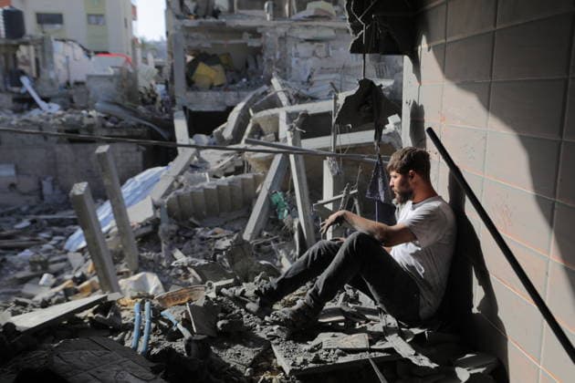 Palestinians Inspect Destroyed Homes After Israeli Strike in al-Bureij Palestinians inspect their destroyed homes following an overnight Israeli airstrike in al-Bureij refugee camp in the central Gaza Strip, on May 20, 2026. Israeli warplanes carried out a strike overnight targeting a house belonging to the Abu Shamala family after residents were warned to evacuate the building. Photo by Hassan al-Jedi apaimages Nusairat Gaza Strip Palestinian Territory 200526_Bureij_HJ_00(41).jpeg Copyright: xapaimagesxHassanxal-Jedixx xapaimagesx