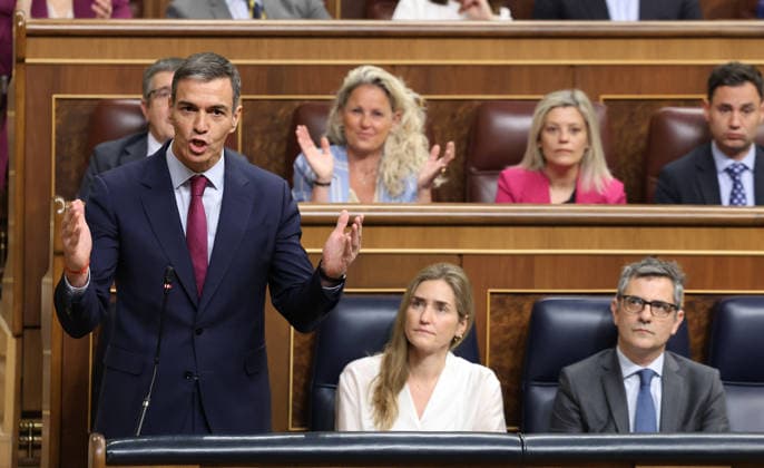 First control session to the Government in the Congress after Zapateros imputation The President of the Government, Pedro Sánchez, intervenes during a control session to the Government, in the Congress of Deputies, on May 20, 2026, in Madrid Spain The Government faces the first control session after the imputation of Zapatero for alleged crimes of criminal organization and influence peddling and the Andalusian elections In addition, Marlaska will face the opposition after the death of two civil guards in Huelva and the deputies will vote on whether or not to extend the military embargo to Israel to the police material that it may use in Palestine 20 MAY 2026 Marta Ferná Madrid Madrid Madrid Spain  Copyright: xMartaxFernandezx 7535827