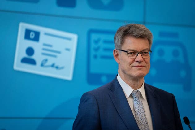Statement on the reform of driving school training Patrick Schnieder, Federal Minister of Transport in portrait at the statement on the reform of driving school training, Berlin , 20 05 2026 Berlin Berlin