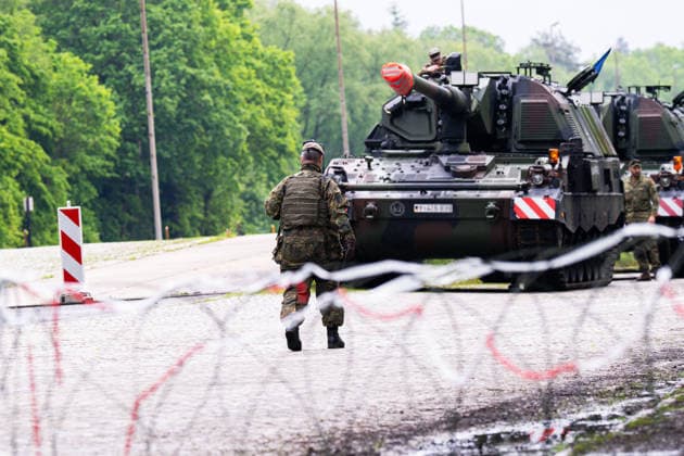 20 05 2026 First major exercise of the Home Guard Division Home guards secure, among other things, the unloading of tracked vehicles of Panzergrenadierbrigade 37 at the military training area in Bergen Lower Saxony , Bergen Lower Saxony Germany Military training area
