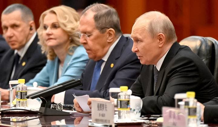 China Russia 9169663 20.05.2026 Russian President Vladimir Putin, Foreign Minister Sergey Lavrov, Deputy Prime Minister Tatyana Golikova and Deputy Prime Minister - Presidential Envoy to the Far Eastern Federal District Yury Trutnev attend a meeting with Chinese Premier Li Qiang at the Great Hall of the People in Beijing, China. Kristina Solovyova Sputnik Beijing China  Copyright: xKristinaxSolovyovax