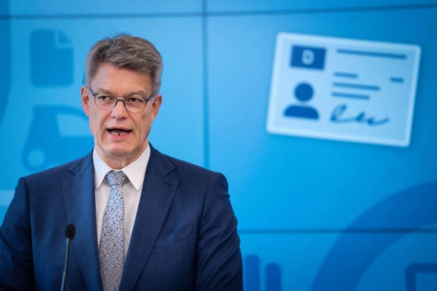 Statement on the reform of driving school training Patrick Schnieder, Federal Minister of Transport at the press conference on the topic Statement on the reform of driving school training following approval by the Federal Cabinet, Berlin , 20 05 2026 Berlin Berlin Germany