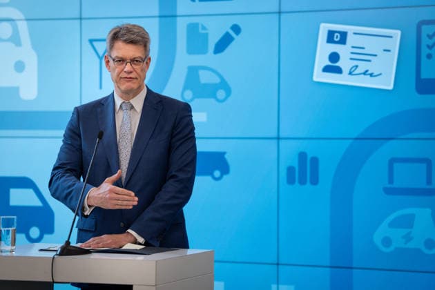Statement on the reform of driving school training Patrick Schnieder, Federal Minister of Transport at the press conference on the topic Statement on the reform of driving school training following approval by the Federal Cabinet, Berlin , 20 05 2026 Berlin Berlin Germany