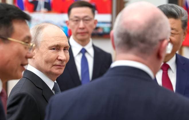China Russia 9169891 20.05.2026 Russian President Vladimir Putin tours a photo exhibition by the TASS and Xinhua news agencies at the Great Hall of the People in Beijing, China. Alexander Kazakov Sputnik Beijing China  Copyright: xAlexanderxKazakovx