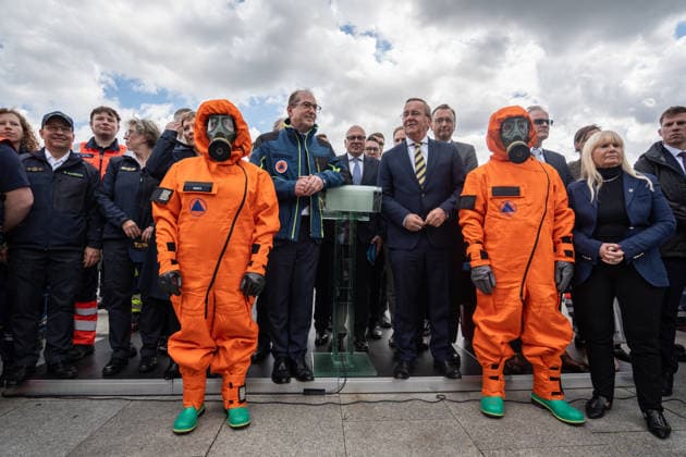 Federal Interior Minister Alexander Dobrindt in civil defense jacket and Defense Minister Boris Pistorius in front of Berlin Central Station Presentation of the Civil Protection Pact by Federal Interior Minister and Defense Minister with handover of 13 emergency vehicles to the Civil Defense, Berlin Berlin Germany Central Station, Washingtonplatz
