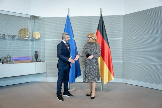 Julia Klöckner, Sheikh Abdullah bin Zayed Al Nahyan Berlin, President of the Bundestag, Julia Klöckner, Foreign Minister UAE, Sheikh Abdullah bin Zayed Al Nahyan, Reichstag Building Berlin Berlin GER