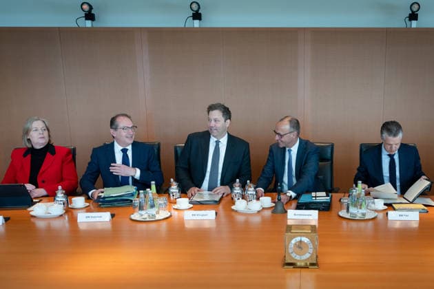 Cabinet meeting, Federal Government, Kick-off Kick-off, Cabinet meeting, Federal Government, Federal Chancellor, Friedrich Merz, Minister of the Chancellery, Thorsten Frei, Lars Klingbeil, Federal Minister of Finance, Vice-Chancellor, Alexander Dobrindt, Federal Minister of the Interior, Bärbel Bas, Federal Minister, Labor, Social Affairs Berlin Berlin GER