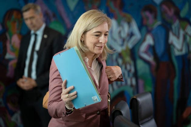 Cabinet meeting, Federal Government, Kick-off Kick-off, Cabinet meeting, Federal Government, Nina Warken, Federal Minister of Health Berlin Berlin GER