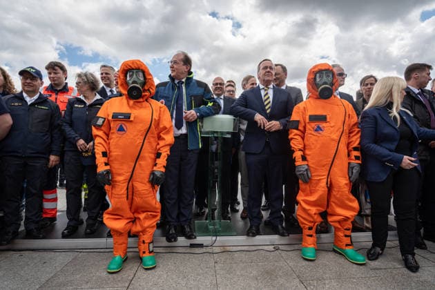 Federal Interior Minister Alexander Dobrindt in civil defense jacket and Defense Minister Boris Pistorius in front of Berlin Central Station Presentation of the Civil Protection Pact by Federal Interior Minister and Defense Minister with handover of 13 emergency vehicles to civil defense, Berlin Berlin Germany Central Station, Washingtonplatz