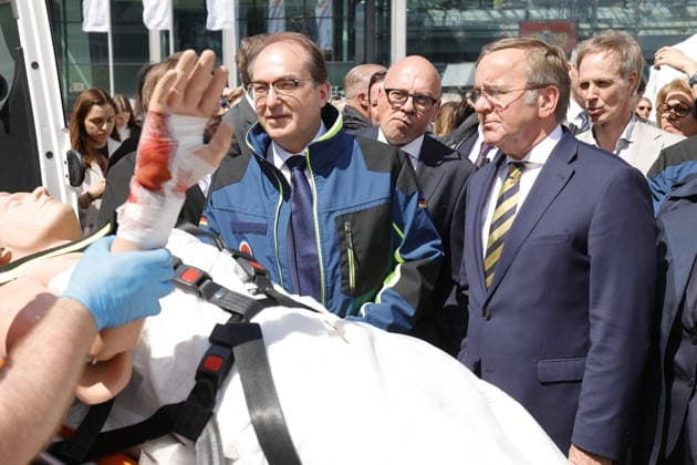 Federal Minister of the Interior Alexander Dobrindt, Federal Minister Boris Pistorius, Germany, Berlin,Federal Minister of the Interior Alexander Dobrindt presents civil protection pact and hands over 13 emergency vehicles for civil protection