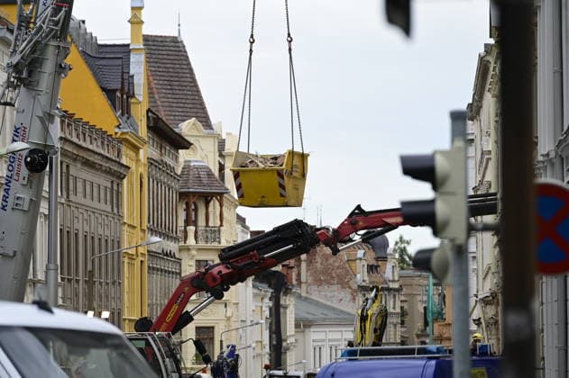 Emergency services of the THW technical relief organization working on the collapsed residential building in James von Moltke Strasse in Görlitz An inhabited house collapsed here in the early evening of 18 5 2026 Photo taken on 20 05 2026 Görlitz, 20 05 2026 Copyright: xMatthiasxWehnertx