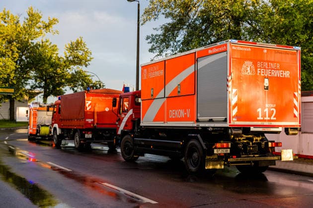 Family of Ebola-infected US doctor arrives in Berlin today with special plane LiveU on site Fire brigade and special equipment for intensive care transport On tape 7aIMG 0558827 xBrandenburg, Copyright: 7aktuell.dex xTheoxN.x&xLucaxW. 0558827 20260520_7a_EBOLABERLINFAMILIE_558827