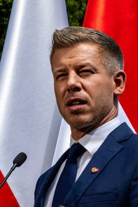 May 20, 2026, Warsaw, Poland: New Hungarian Prime Minister, Peter Magyar seen talking to the press during his meeting with the Polish Prime Minister, Donald Tusk . On the morning of Wednesday, the 20th of May, on his first foreign visit, the new Prime Minister of Hungary, Peter Magyar, meets with Polish Prime Minister Donald Tusk. The visit symbolically marks the opening of a new phase in Budapest s relations with Europe. During the meeting the Prime Ministers discuss Magyar s victory in the recent Hungarian elections, the Polish-Hungarian relationship, and the issue of Zbigniew Ziobra and Marcin Romanowski - two Polish politicians evading prosecution in Poland by hiding in Hungary. After the meeting, Peter Magyar meets with the Polish Pres - ZUMAs197 20260520_aaa_s197_263 Copyright: xNeilxMiltonx