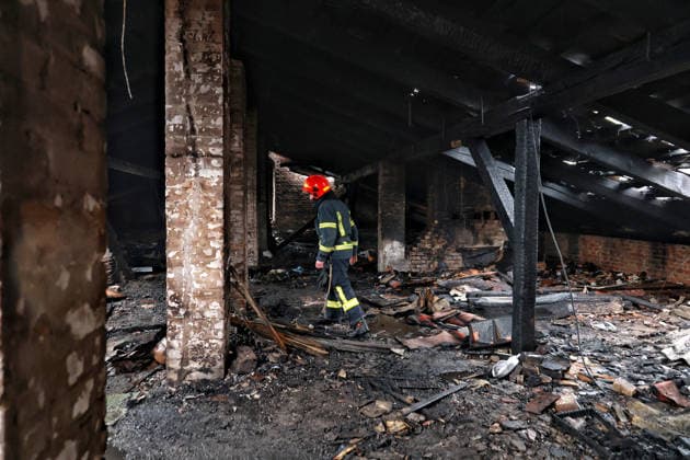 Russian drone attack on Odesa leaves people injured A firefighter works to eliminate the aftermath of a Russian drone attack in Odesa, Ukraine, on May 18, 2026. As a result of a massive overnight attack by Russian strike drones, several residential buildings in the Prymorskyi and Kyivskyi districts sustained significant damage. Roofs of three-storey buildings were destroyed, while a one-storey house was ruined in another area. Buildings of a city lyceum and a kindergarten were also damaged. Two people, an 11-year-old boy and a 59-year-old man, were injured, Credit:Nina Liashonok Ukrinform Avalon Ukraine, Odesa  Copyright: xNinaxLiashonokx xUkrinformx xAvalonx 1102292244