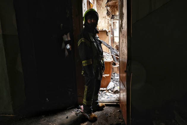 Russian drone attack on Odesa leaves people injured A firefighter works to eliminate the aftermath of a Russian drone attack in Odesa, Ukraine, on May 18, 2026. As a result of a massive overnight attack by Russian strike drones, several residential buildings in the Prymorskyi and Kyivskyi districts sustained significant damage. Roofs of three-storey buildings were destroyed, while a one-storey house was ruined in another area. Buildings of a city lyceum and a kindergarten were also damaged. Two people, an 11-year-old boy and a 59-year-old man, were injured, Credit:Nina Liashonok Ukrinform Avalon Ukraine, Odesa  Copyright: xNinaxLiashonokx xUkrinformx xAvalonx 1102295084