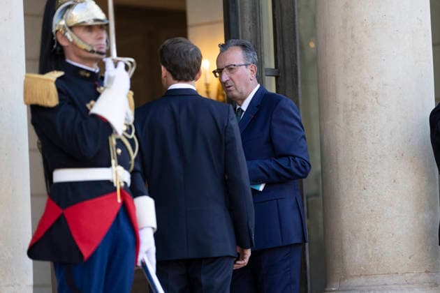 President Macron Welcomes Papua New Guinea PM Marape - Paris Jose Pietroboni, Chief of Protocol at the Élysée Palace, with Emmanuel Macron, President of France, before he received James Marape, Prime Minister of Papua New Guinea, at the Élysée Palace in Paris, on 20 May 2026, as part of bilateral partnerships in the Indo-Pacific region in the fields of security and defence, the fight against illegal fishing, biodiversity and sustainable development. Photo by Jeremy Paoloni ABACAPRESS.COM Paris France Copyright: xPaolonixJeremy ABACAx