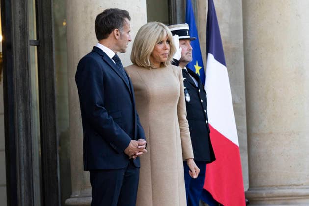 President Macron Welcomes Papua New Guinea PM Marape - Paris Brigitte Macron, First Lady of France, and Emmanuel Macron, President of the Republic, before he received James Marape, Prime Minister of Papua New Guinea, at the Élysée Palace in Paris, on 20 May 2026, as part of bilateral partnerships in the Indo-Pacific region in the fields of security and defence, the fight against illegal fishing, biodiversity and sustainable development. Photo by Jeremy Paoloni ABACAPRESS.COM Paris France Copyright: xPaolonixJeremy ABACAx