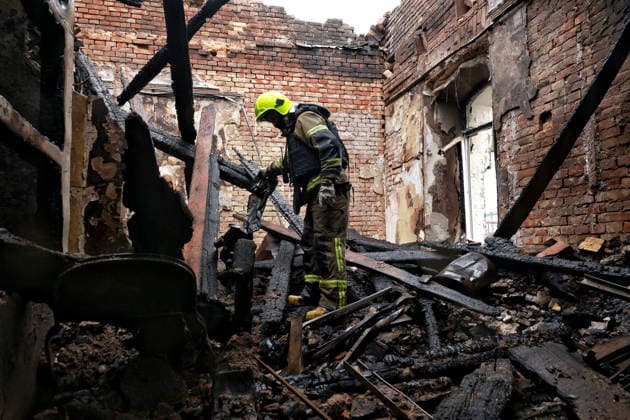Russian drone attack on Odesa leaves people injured A firefighter works to address the aftermath of a drone strike in Odesa, Ukraine, on May 18, 2026. Several residential buildings in the Prymorskyi and Kyivskyi districts sustain significant damage. Roofs of three-storey buildings are destroyed, and a one-storey house is ruined in another area. Buildings of a city lyceum and a kindergarten are also damaged. Two people, an 11-year-old boy and a 59-year-old man, are injured. Odesa Ukraine  Copyright: xNinaxLiashonokx originalFilename: ukrinform-russiand260521_np6UY