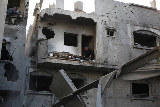 Palestinians Inspect Destroyed Homes After Israeli Strike in al-Maghazi Palestinians inspect their destroyed homes following an overnight Israeli airstrike in al-Maghazi refugee camp in the central Gaza Strip, on May 21, 2026. Israeli warplanes carried out a strike overnight targeting a house belonging to the Abu Ismail family after residents were warned to evacuate the building. Photo by Hassan al-Jedi apaimages Nusairat Gaza Strip Palestinian Territory 210526_Maghazi_HJ_00(26).jpeg Copyright: xapaimagesxHassanxal-Jedixx xapaimagesx