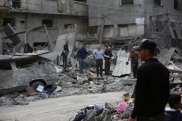 Palestinians Inspect Destroyed Homes After Israeli Strike in al-Maghazi Palestinians inspect their destroyed homes following an overnight Israeli airstrike in al-Maghazi refugee camp in the central Gaza Strip, on May 21, 2026. Israeli warplanes carried out a strike overnight targeting a house belonging to the Abu Ismail family after residents were warned to evacuate the building. Photo by Hassan al-Jedi apaimages Nusairat Gaza Strip Palestinian Territory 210526_Maghazi_HJ_00(27).jpeg Copyright: xapaimagesxHassanxal-Jedixx xapaimagesx
