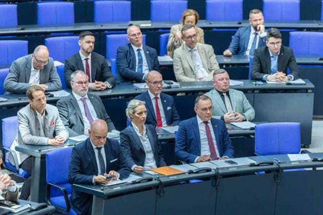 80 Session of the German Bundestag on 21 05 2026 in the plenary chamber of the Reichstag building in Berlin Parliamentary group of the Alternative for Germany AfD Enrico Komning Parliamentary Secretary Parliamentary group Alternative for Germany AfD , left Alice Weidel Parliamentary group leader Alternative for Germany AfD , c xJRx