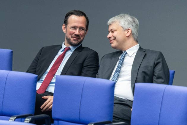 80 Session of the German Bundestag on 21 05 2026 in the plenary chamber of the Reichstag building in Berlin Dirk Wiese Parliamentary Secretary Social Democratic Party of Germany SPD , left Steffen Bilger First Parliamentary Secretary CDU CSU parliamentary group , right xJRx