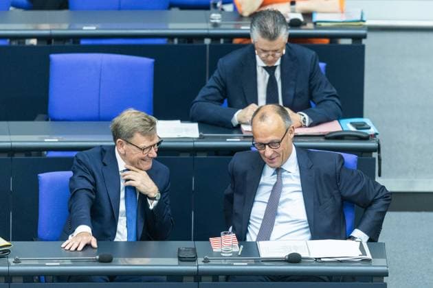 80 Session of the German Bundestag on 21 05 2026 in the plenary chamber of the Reichstag building in Berlin Johann Wadephul Foreign Minister Federal Minister of Foreign Affairs , left Friedrich Merz Federal Chancellor , right Thorsten Frei Federal Minister for Special Tasks Minister of the Chancellery , back xJRx