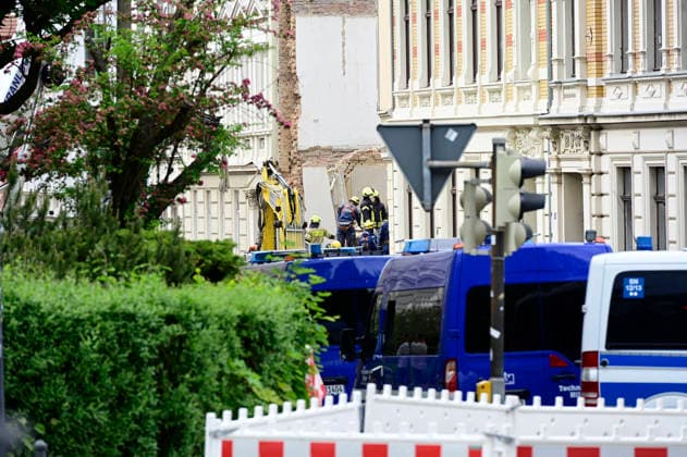 Emergency services of the THW technical relief organization working on the collapsed residential building in James von Moltke Strasse in Görlitz An inhabited house collapsed here in the early evening of 18 5 2026 Photo taken on 20 05 2026 Görlitz, 20 05 2026 Foto:xM.xWehnertx xFuturexImagex expolsion_6557